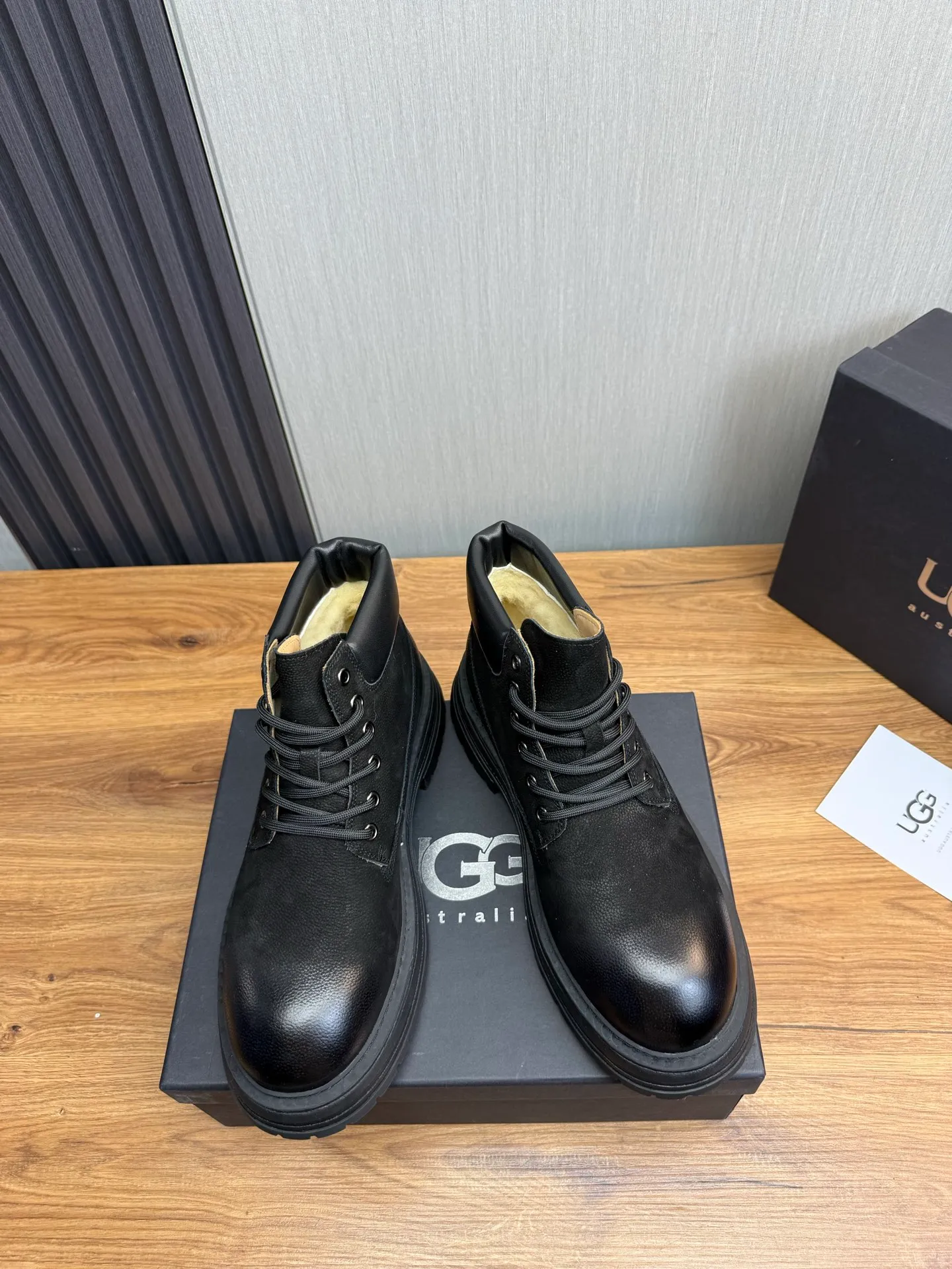 Factory price 680💰 [UGG] Men's hot winter warm boots🐑Simple and fashionable design, cowhide➕comfortable and warm wool lining. Soft and comfortable to wear, good warmth retention, and excellent foot feel. Regular size 38-45